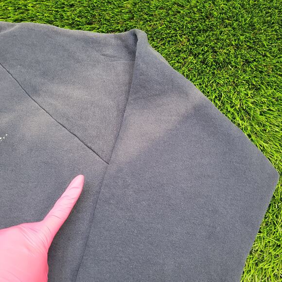 Vintage Shuckers Seafood Bar Sweatshirt XL 23x26 Faded USA - Picture 4 of 16